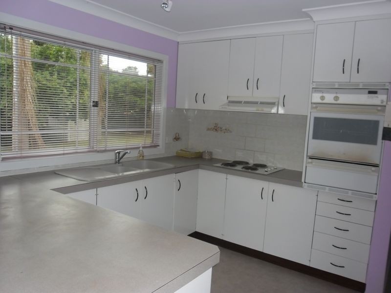8 Luck Street, Moruya NSW 2537
