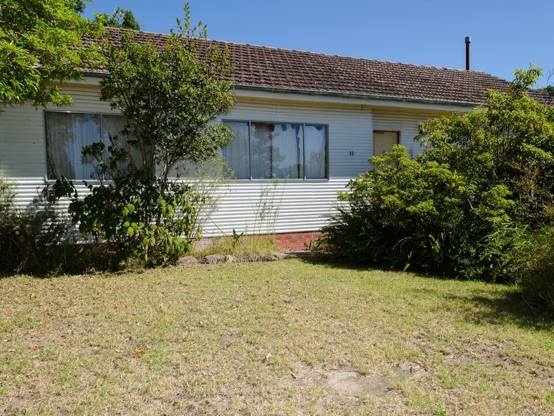 11 Luck Street, Moruya NSW 2537