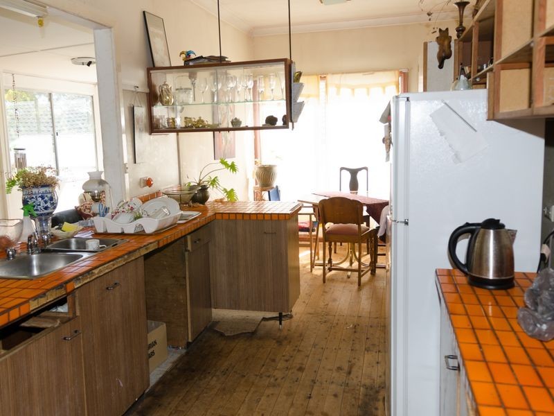 11 Luck Street, Moruya NSW 2537