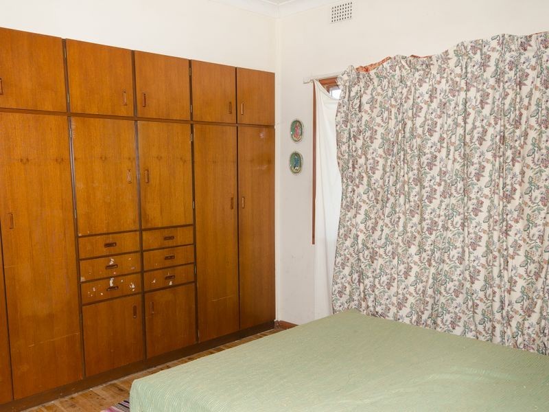 11 Luck Street, Moruya NSW 2537