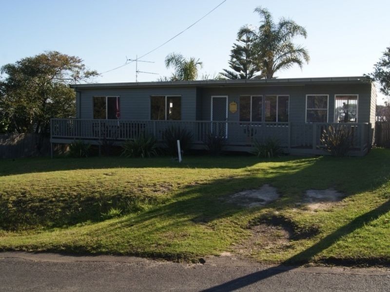 15 Coronation Drive, Moruya NSW 2537