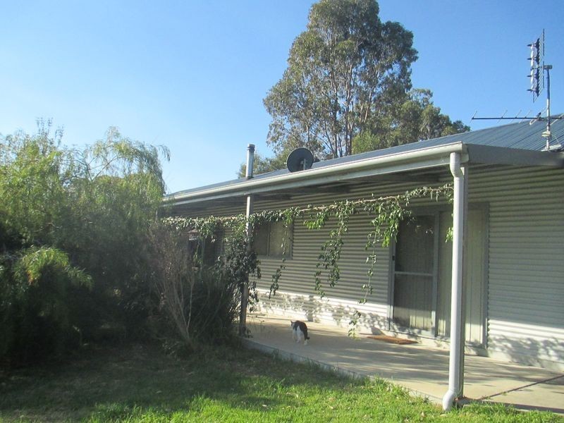 8 Dwyers Creek Road, Moruya NSW 2537