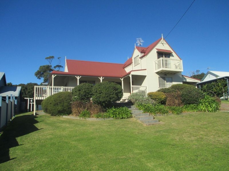 16 Charles Moffit Drive, Moruya Heads NSW 2537