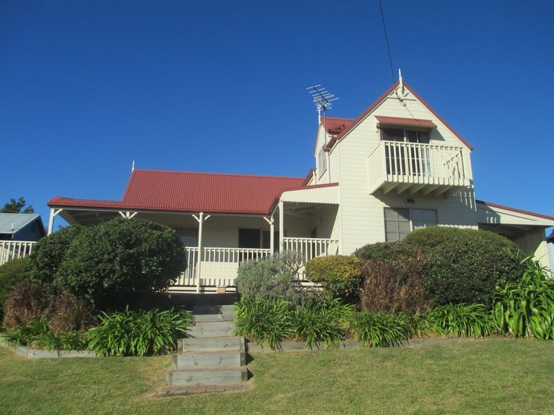 16 Charles Moffit Drive, Moruya Heads NSW 2537