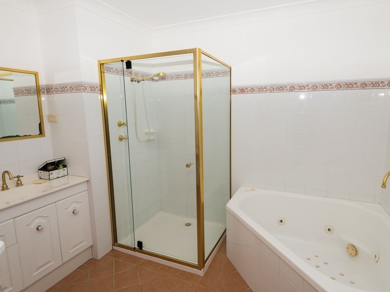 27 Elizabeth Street, Moruya Heads NSW 2537