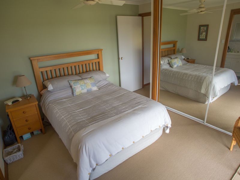 35 Pear Tree Place, Moruya NSW 2537