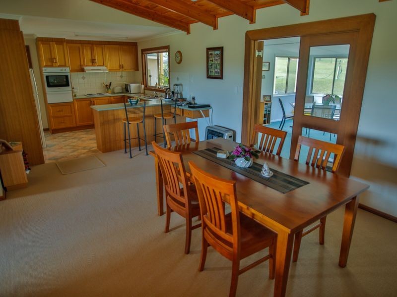 35 Pear Tree Place, Moruya NSW 2537