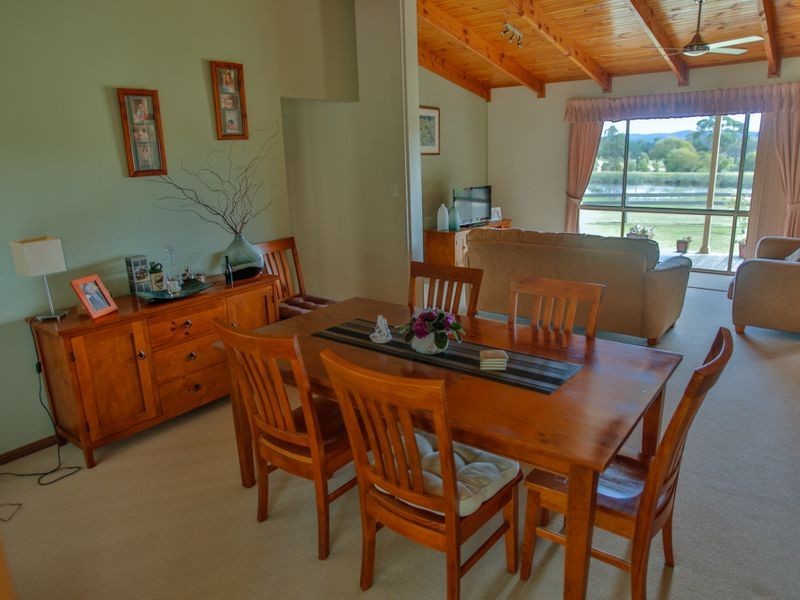 35 Pear Tree Place, Moruya NSW 2537