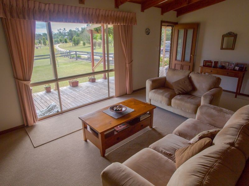 35 Pear Tree Place, Moruya NSW 2537