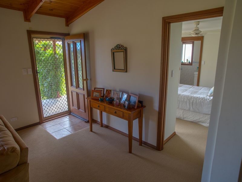 35 Pear Tree Place, Moruya NSW 2537