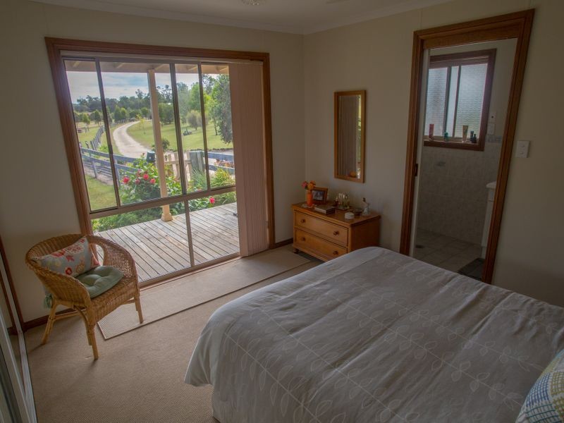 35 Pear Tree Place, Moruya NSW 2537