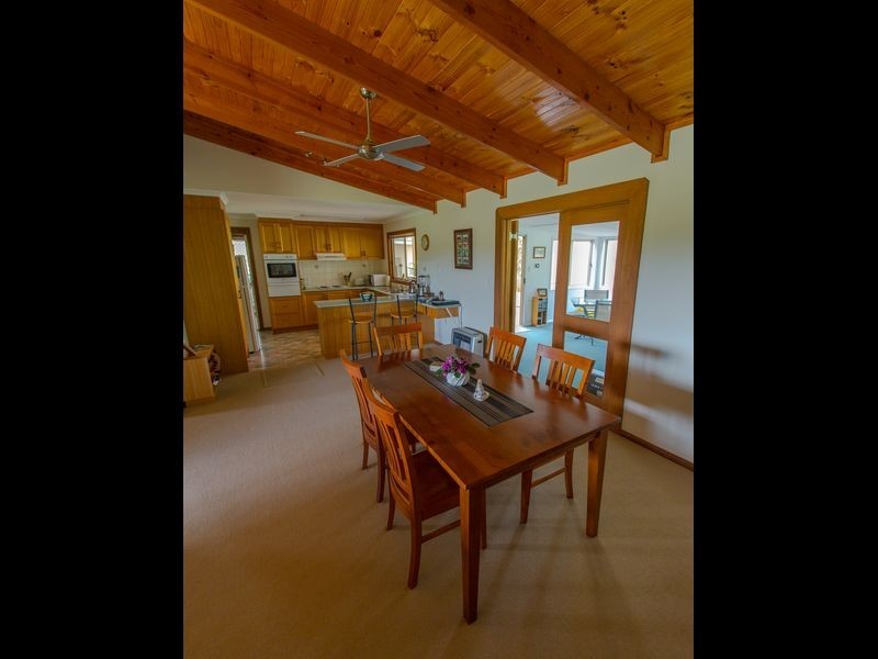 35 Pear Tree Place, Moruya NSW 2537