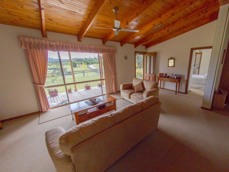 35 Pear Tree Place, Moruya NSW 2537