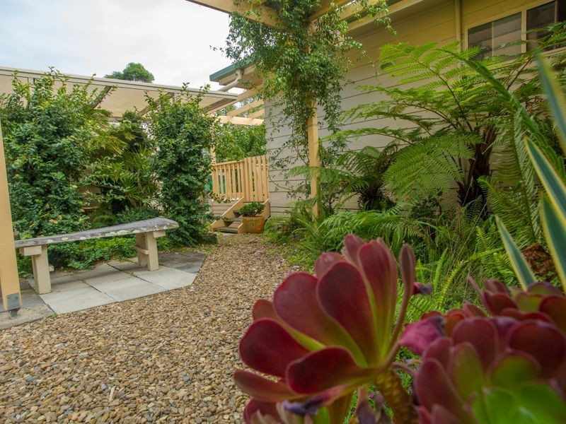 35 Pear Tree Place, Moruya NSW 2537