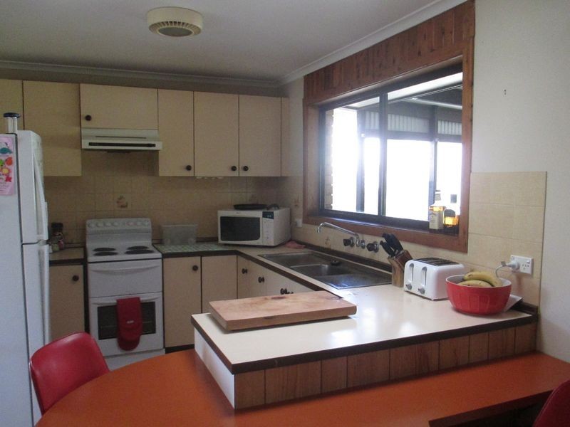 10 Heffernan Place, Moruya NSW 2537