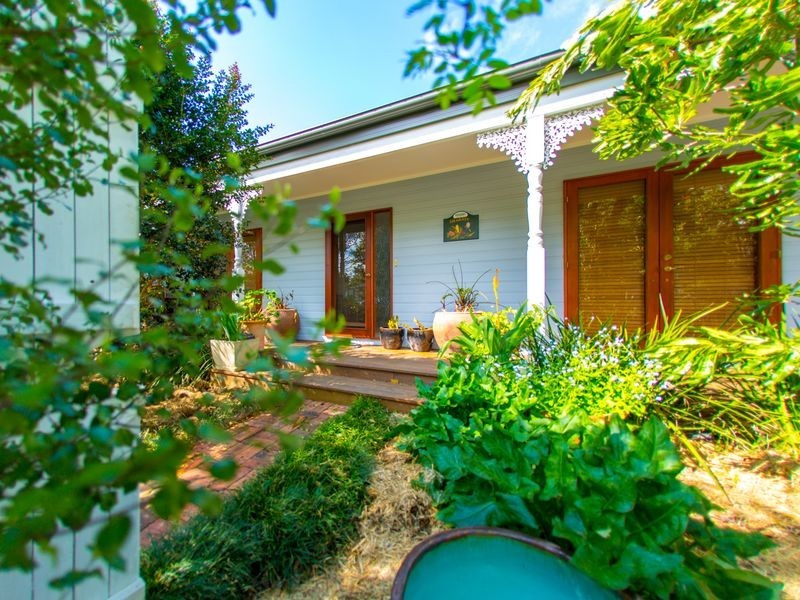 4 Marlin Avenue, Batemans Bay NSW 2536