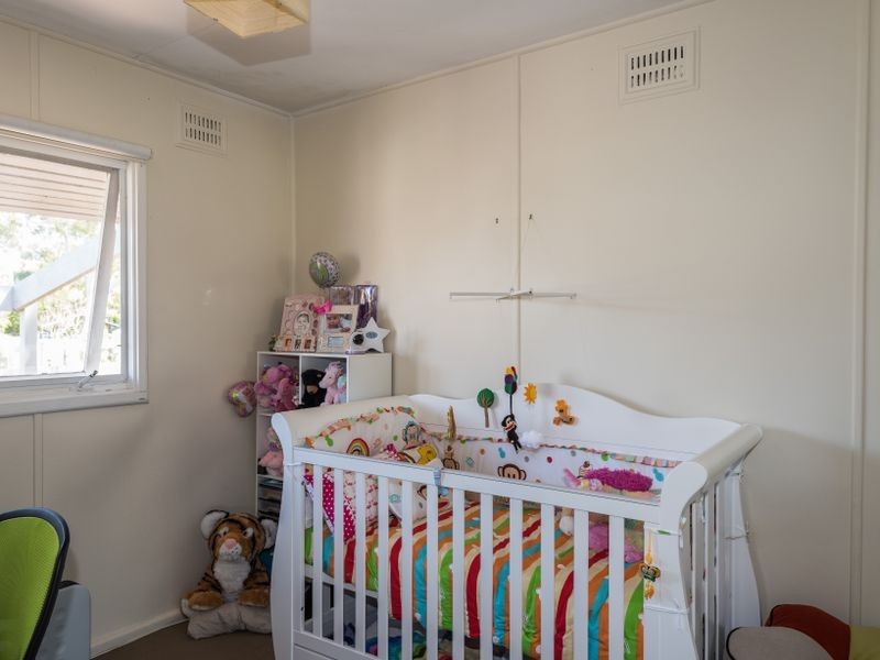 24b Yarralumla Crescent, Tomakin NSW 2537