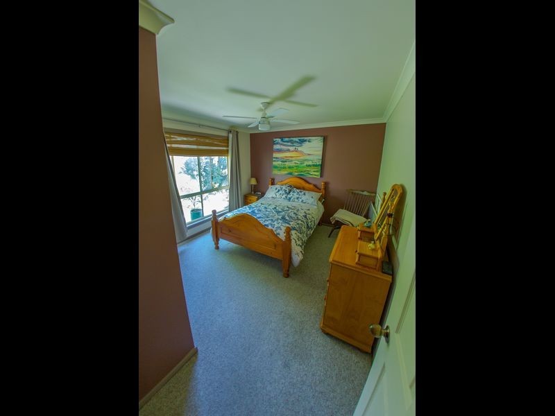 14 Crest Crescent, Moruya Heads NSW 2537