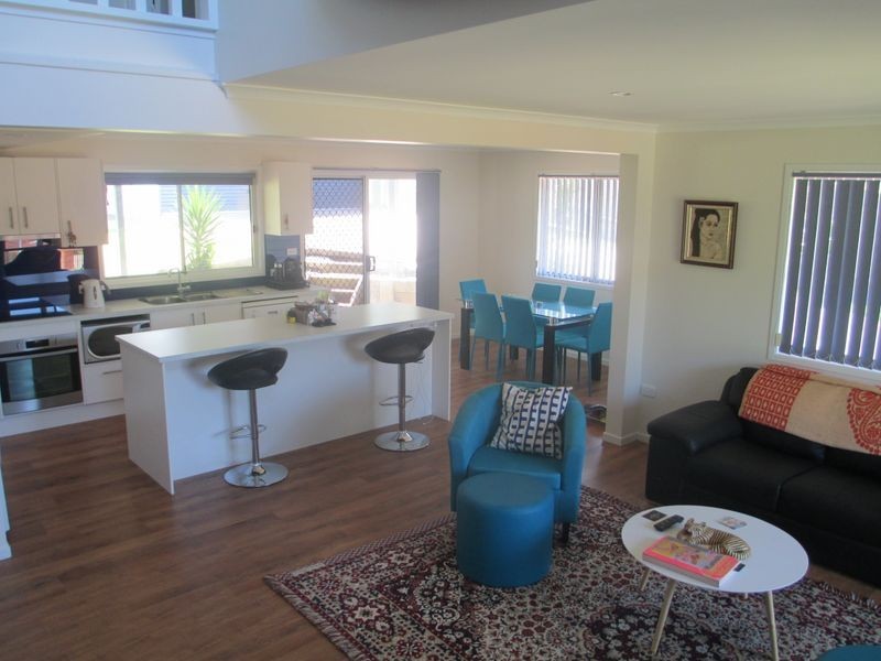 5 Renee Crescent, Moruya Heads NSW 2537