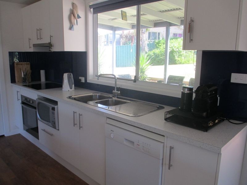 5 Renee Crescent, Moruya Heads NSW 2537