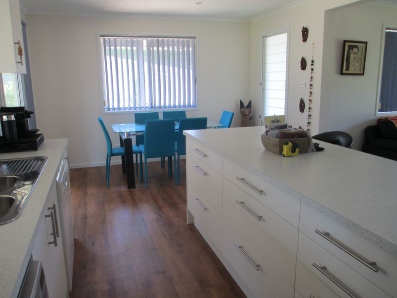 5 Renee Crescent, Moruya Heads NSW 2537