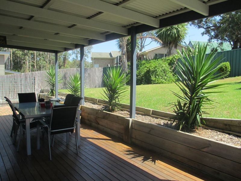 5 Renee Crescent, Moruya Heads NSW 2537