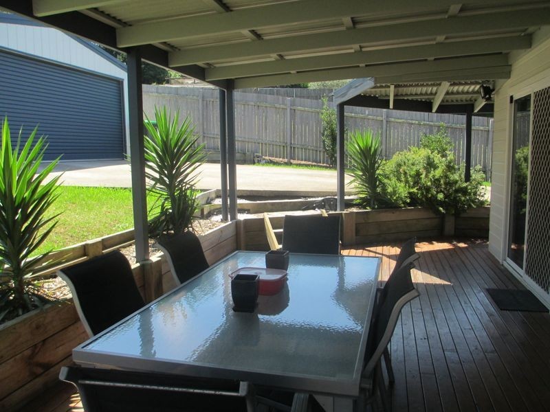 5 Renee Crescent, Moruya Heads NSW 2537