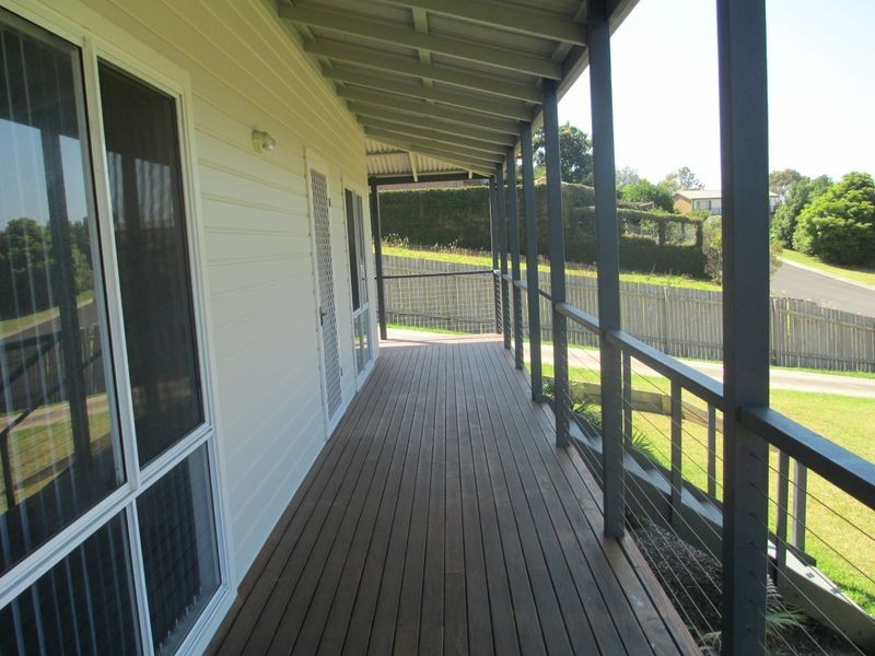 5 Renee Crescent, Moruya Heads NSW 2537