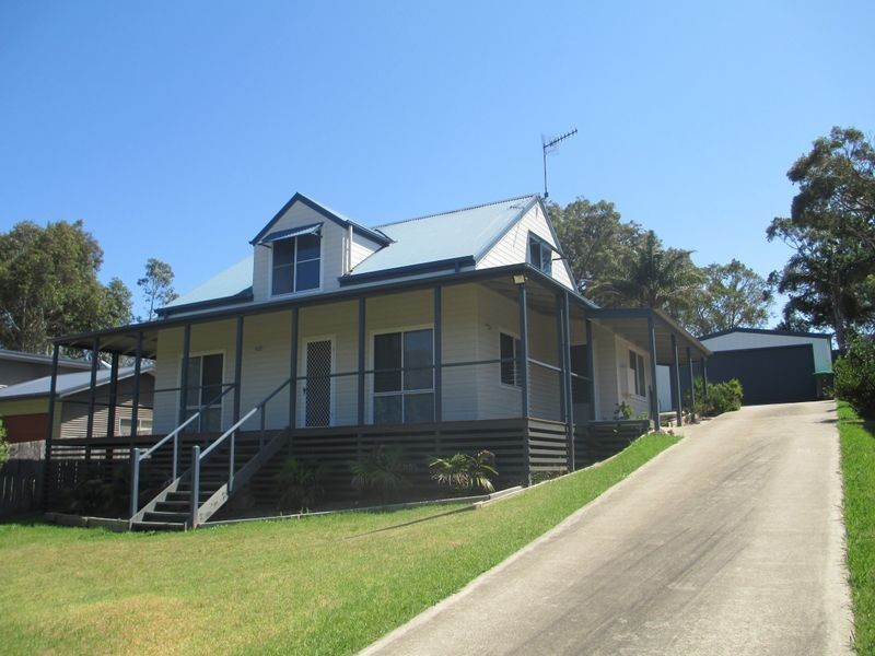 5 Renee Crescent, Moruya Heads NSW 2537