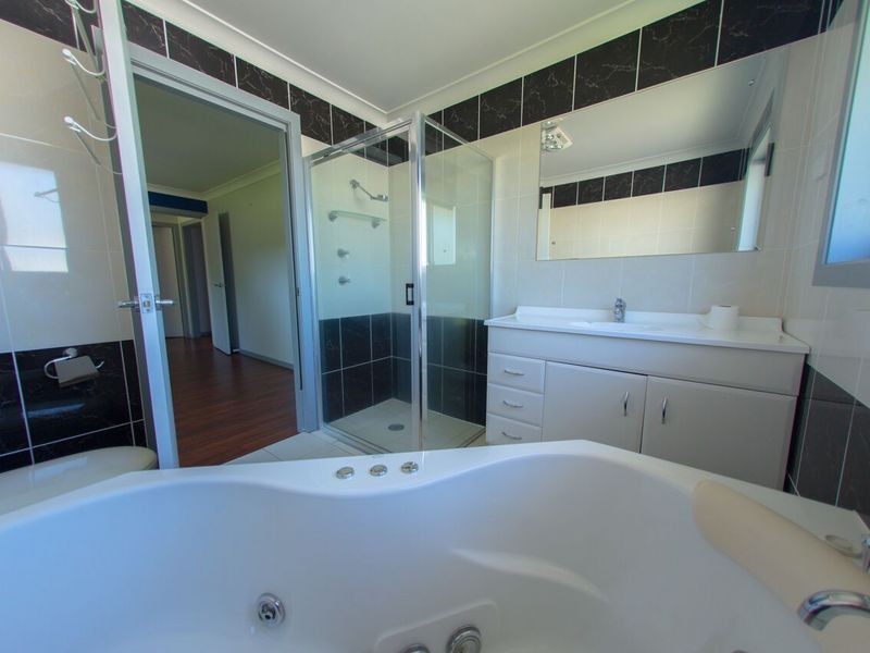 26 Renee Crescent, Moruya Heads NSW 2537