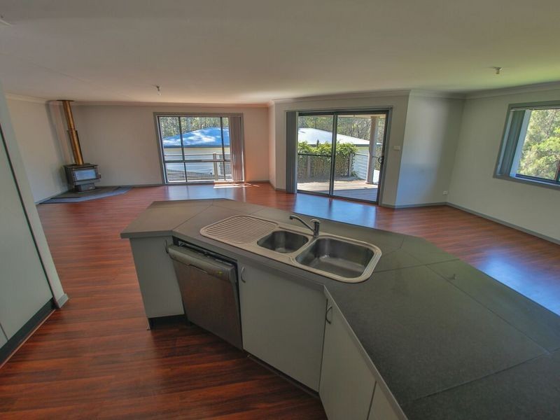26 Renee Crescent, Moruya Heads NSW 2537
