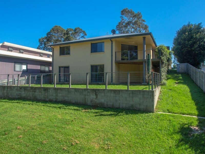 26 Renee Crescent, Moruya Heads NSW 2537