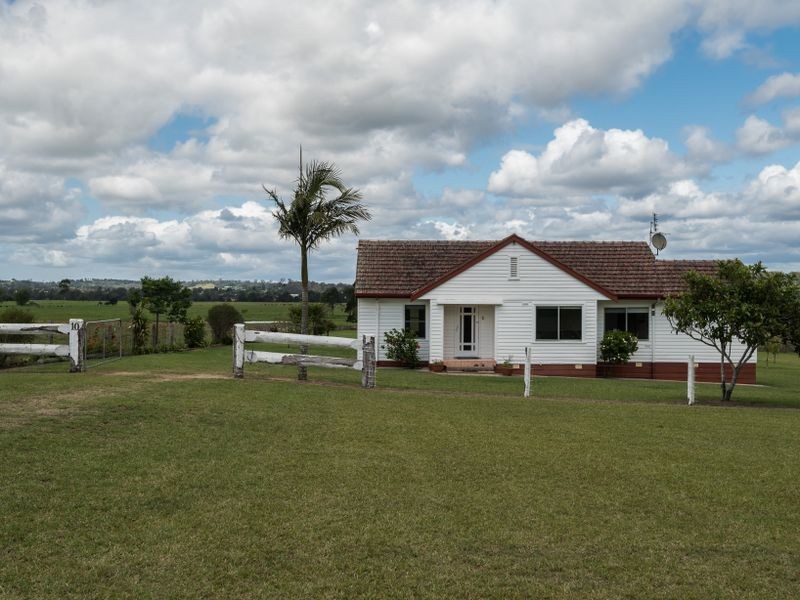 10 Glenduart Grove, Moruya NSW 2537
