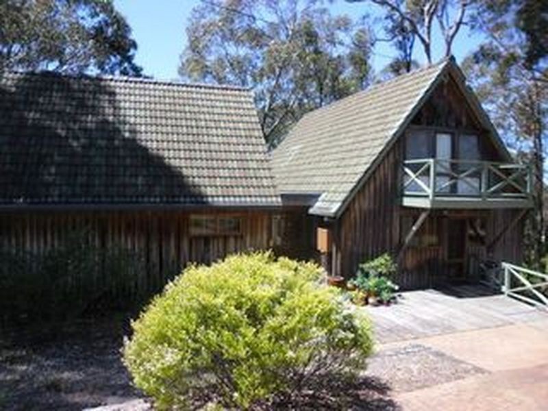 32 Browns Close, Moruya Heads NSW 2537