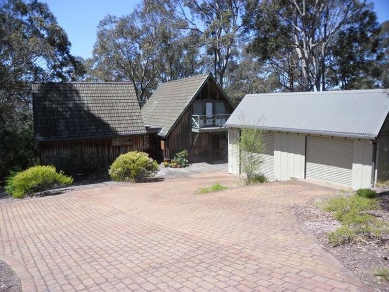 32 Browns Close, Moruya Heads NSW 2537