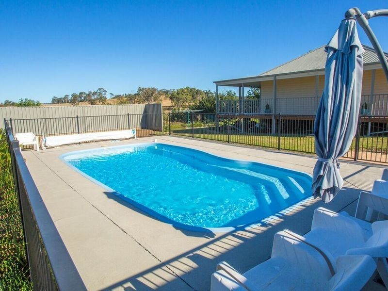 19 Mountain View Road, Moruya NSW 2537