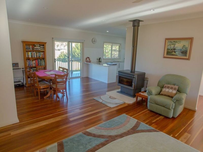 19 Mountain View Road, Moruya NSW 2537