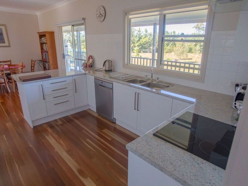 19 Mountain View Road, Moruya NSW 2537