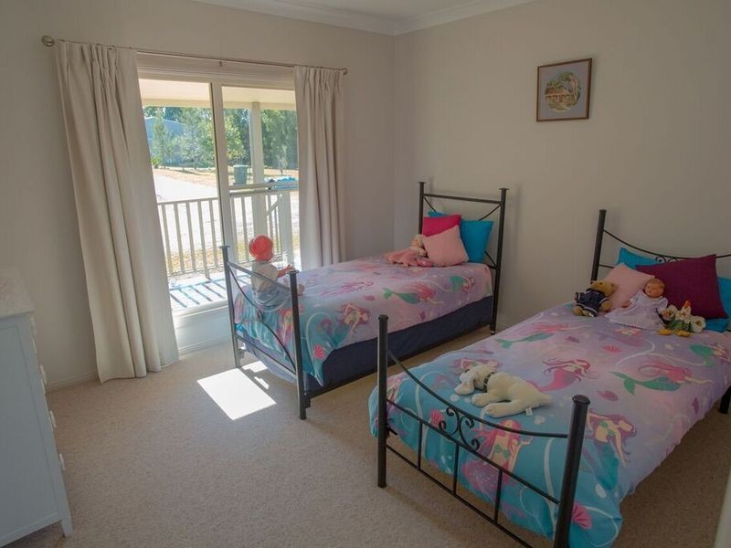 19 Mountain View Road, Moruya NSW 2537