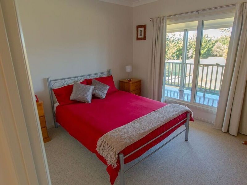 19 Mountain View Road, Moruya NSW 2537