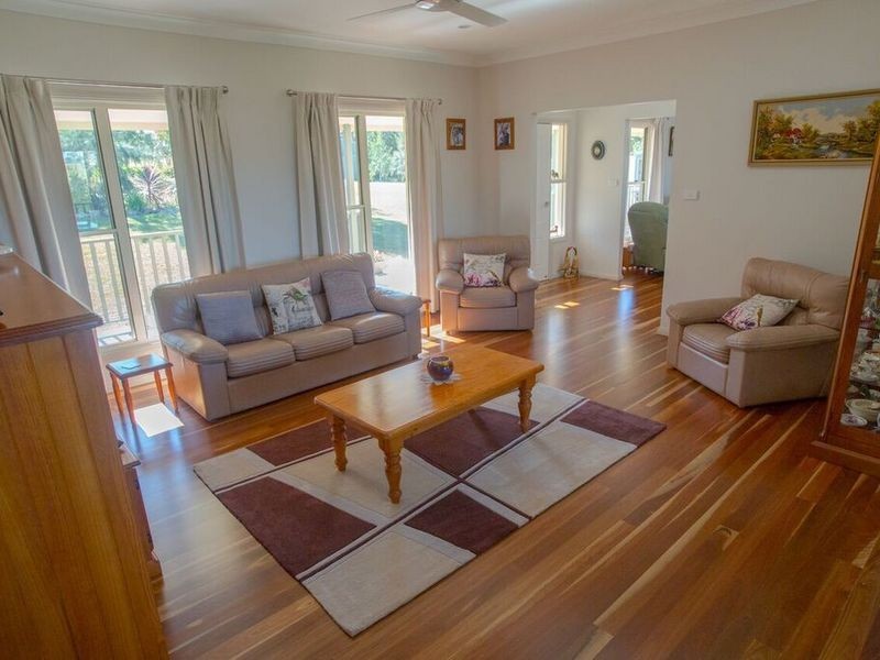 19 Mountain View Road, Moruya NSW 2537