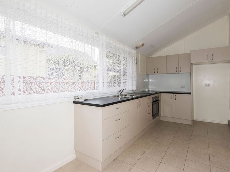 33 Page Street, Moruya NSW 2537