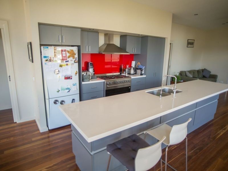8 Hazel Road, Moruya Heads NSW 2537