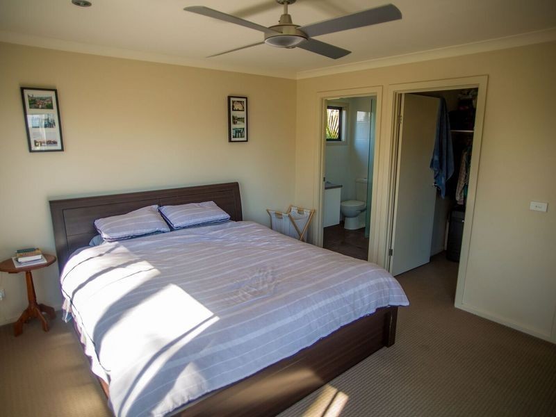 8 Hazel Road, Moruya Heads NSW 2537