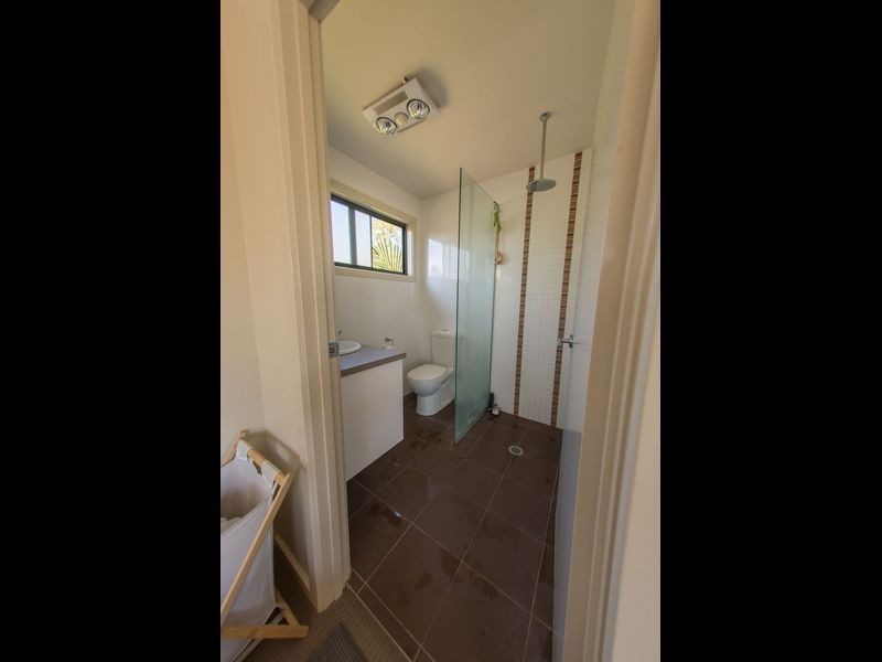 8 Hazel Road, Moruya Heads NSW 2537