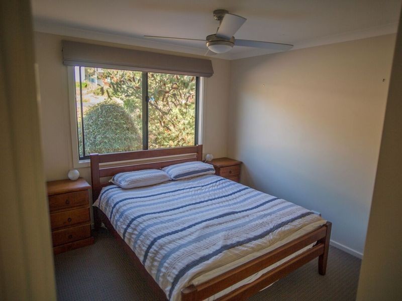 8 Hazel Road, Moruya Heads NSW 2537
