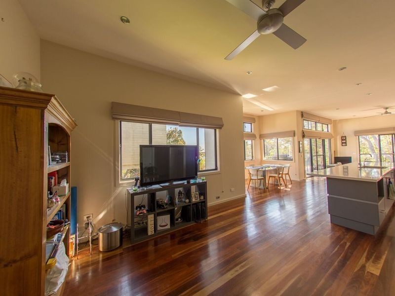 8 Hazel Road, Moruya Heads NSW 2537