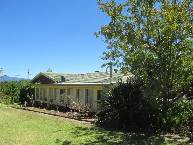 81 Wamban Road, Moruya NSW 2537