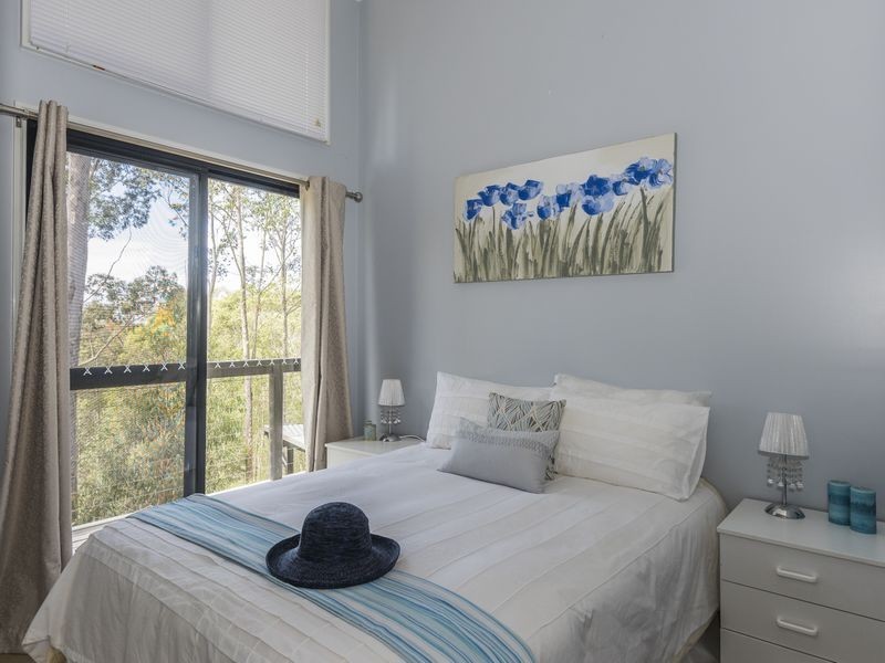 54 Hazel Road, Moruya Heads NSW 2537