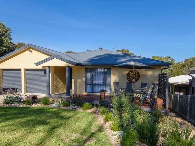 26 Renee Crescent, Moruya Heads NSW 2537